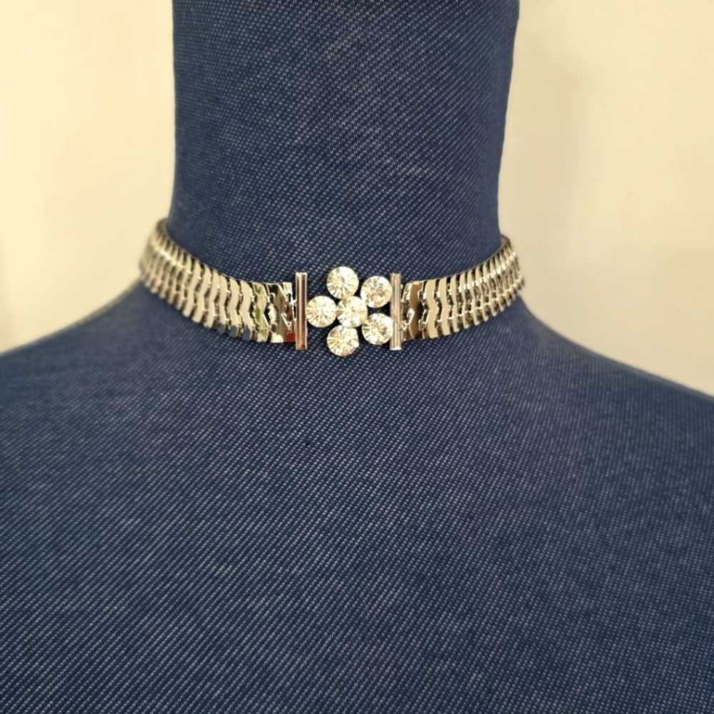 Glam Silver with Rhinstone Flower Choker Necklace with Earrings Set